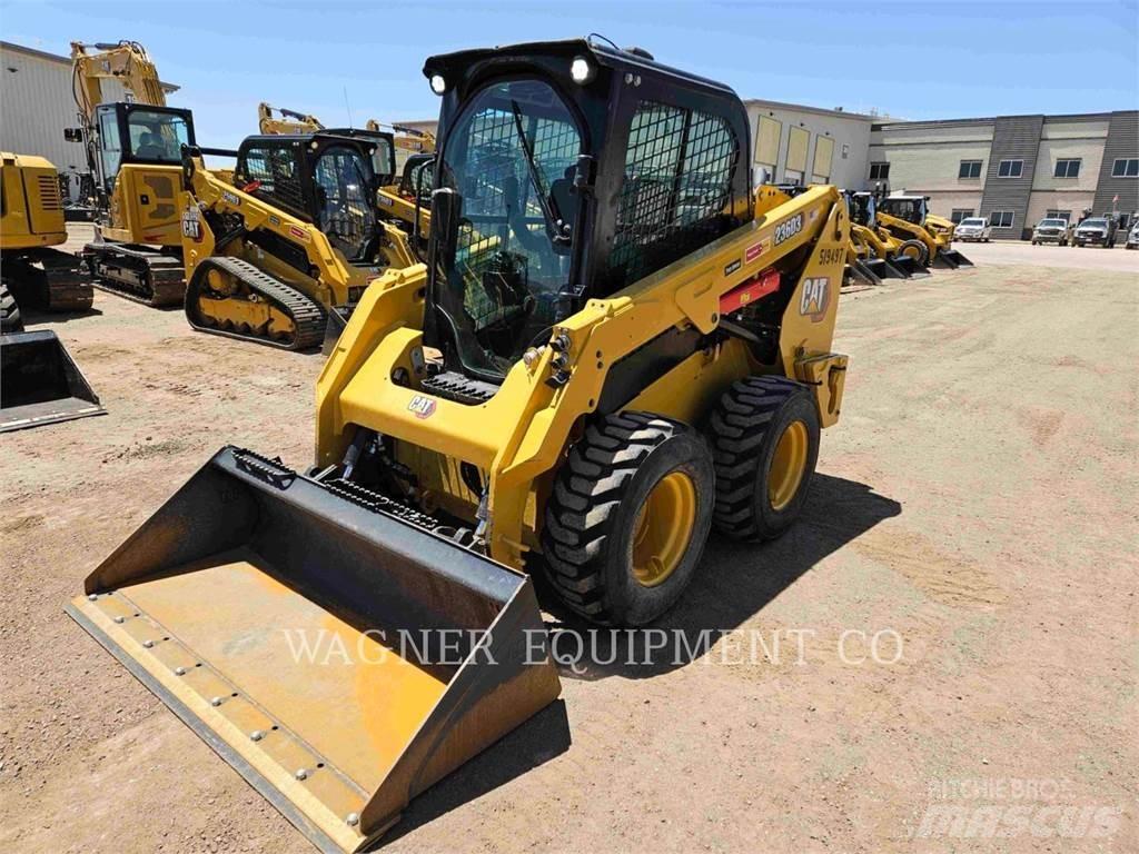 CAT 236D3 Chargeuse compacte