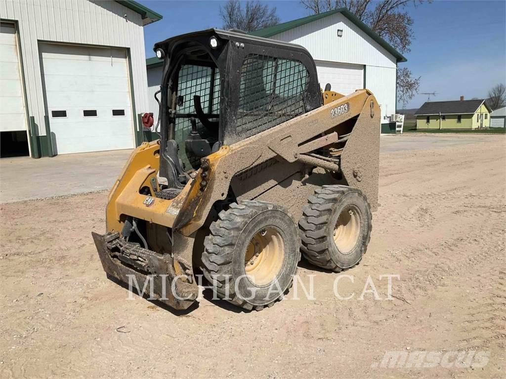 CAT 236D3 AQ Chargeuse compacte