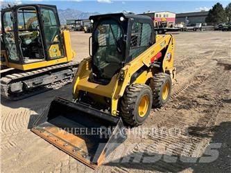 CAT 236D3 C3H2 Chargeuse compacte