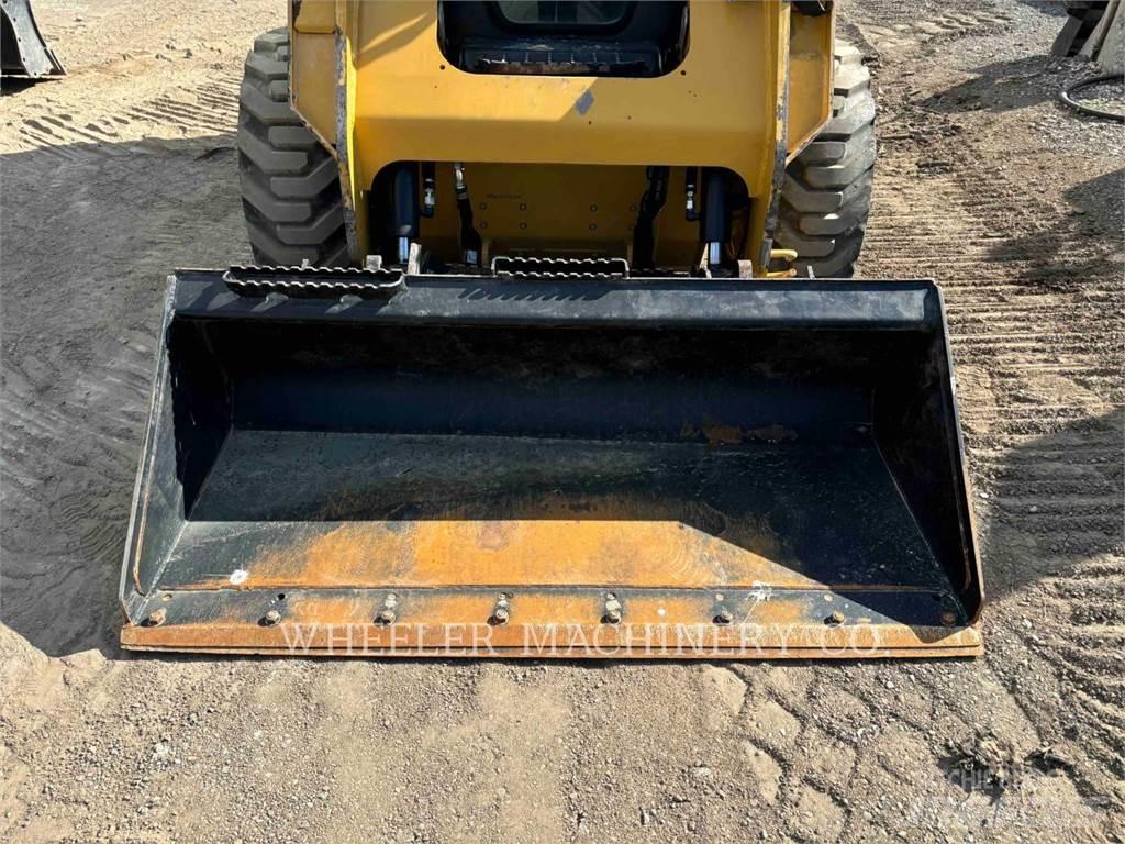 CAT 236D3 C3H2 Chargeuse compacte