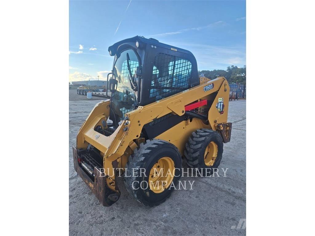 CAT 236D3 C3H2 Chargeuse compacte