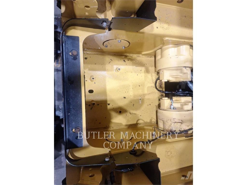 CAT 236D3 C3H2 Chargeuse compacte