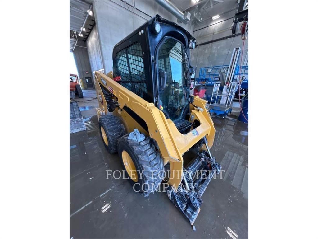 CAT 236D3STD2C Chargeuse compacte