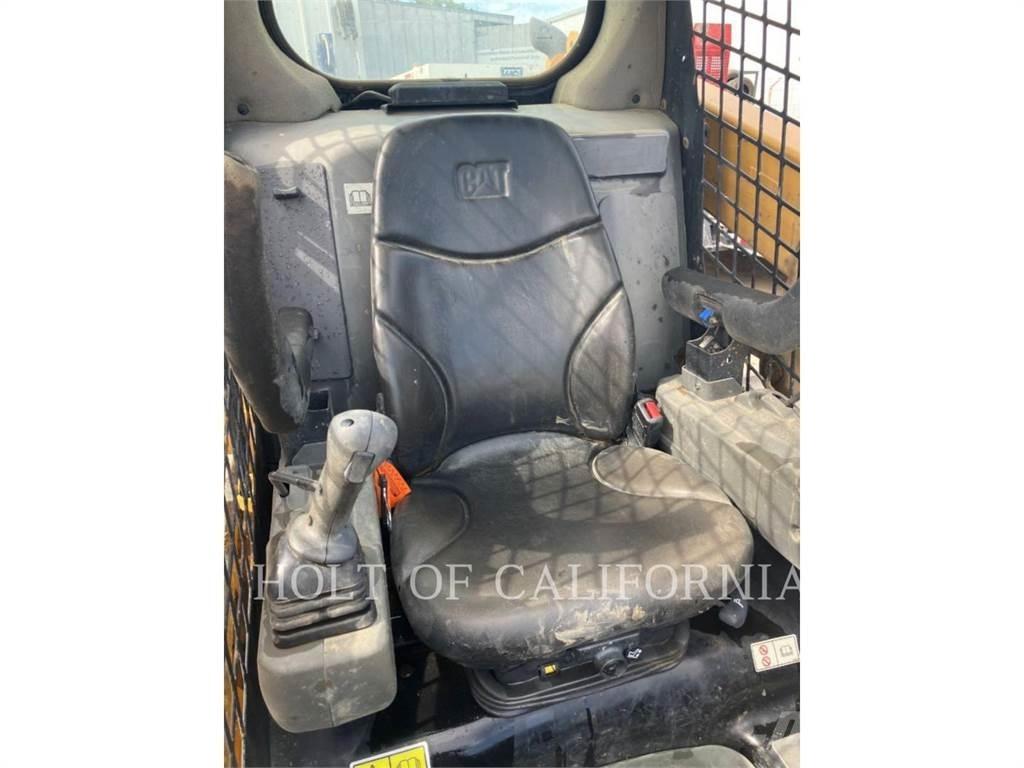 CAT 239 Chargeuse compacte