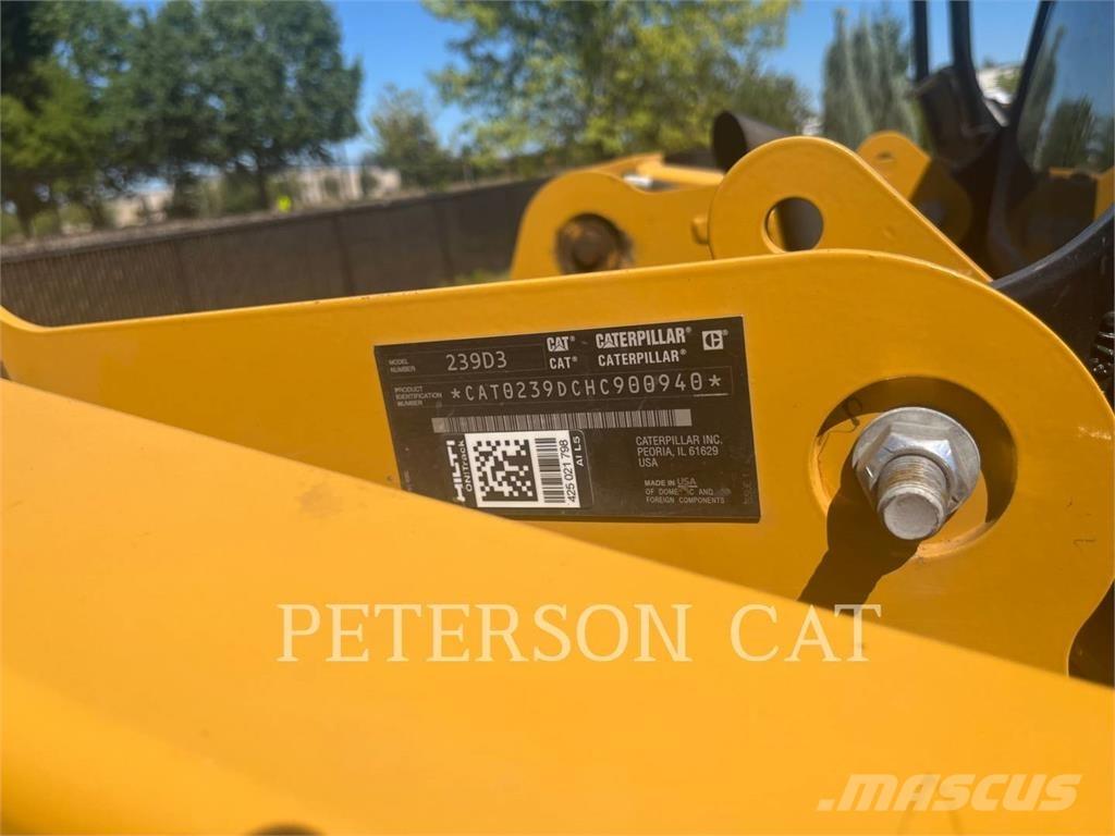 CAT 239D3 Chargeuse compacte