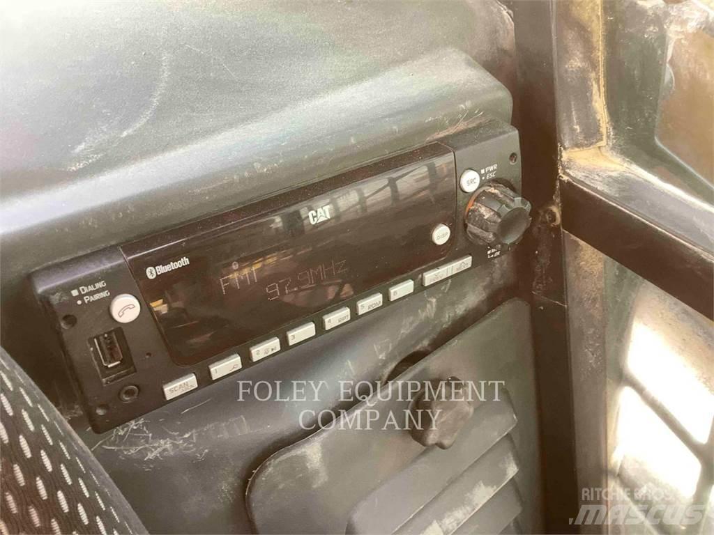 CAT 239D3STD2C Chargeuse compacte