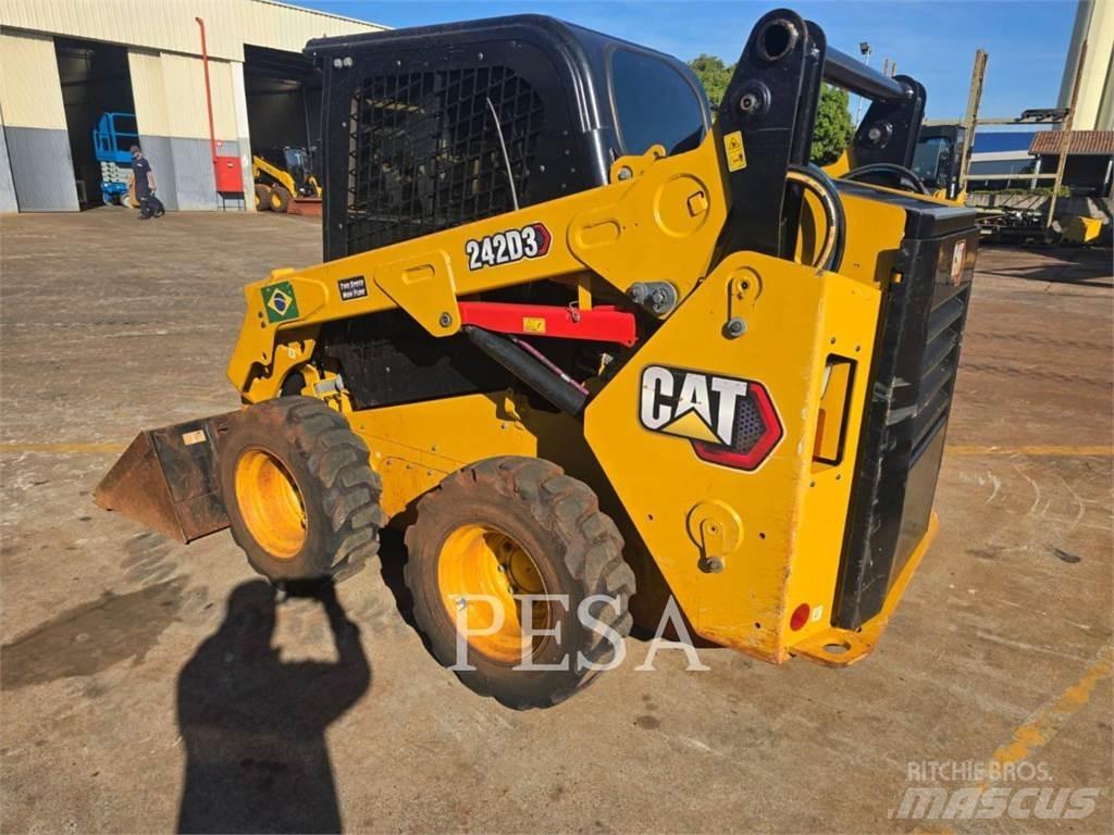CAT 242 D Chargeuse compacte
