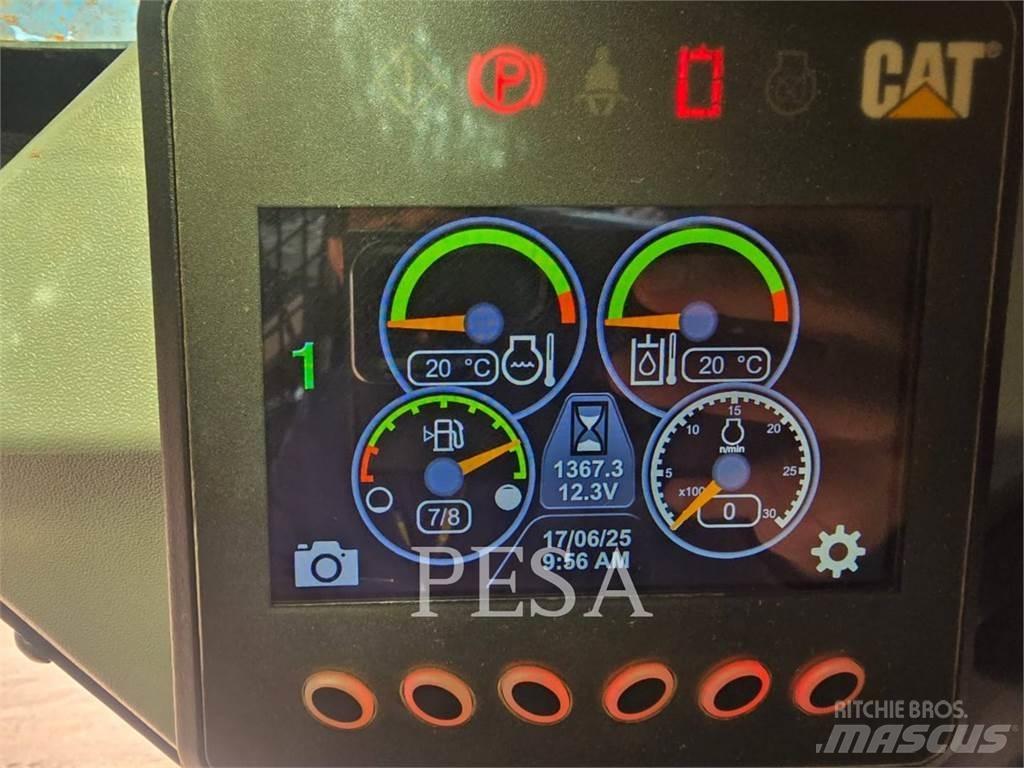 CAT 242 D Chargeuse compacte
