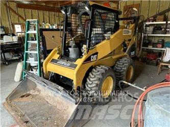 CAT 242B Chargeuse compacte