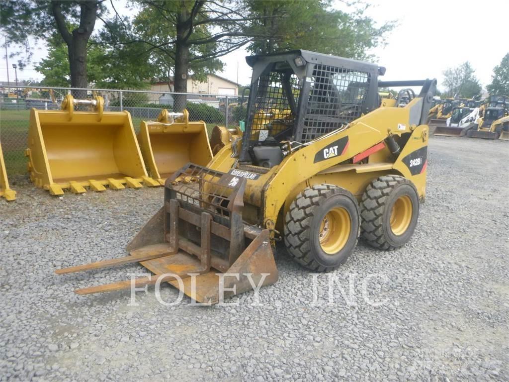 CAT 242B3 Chargeuse compacte