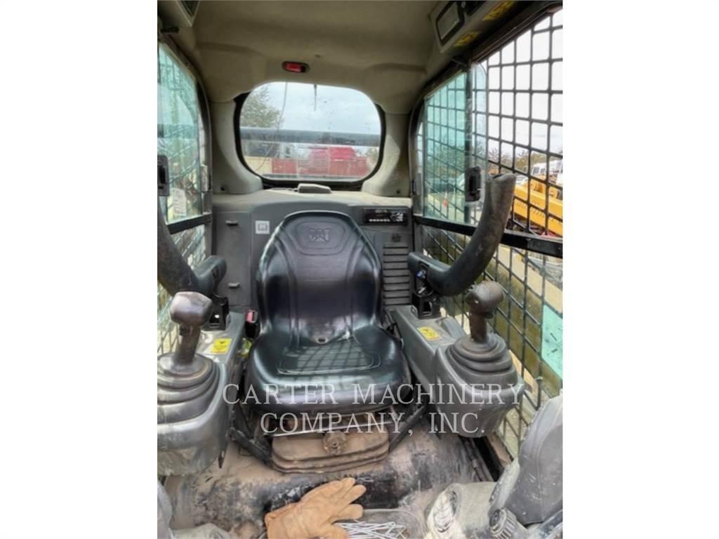 CAT 242D Chargeuse compacte