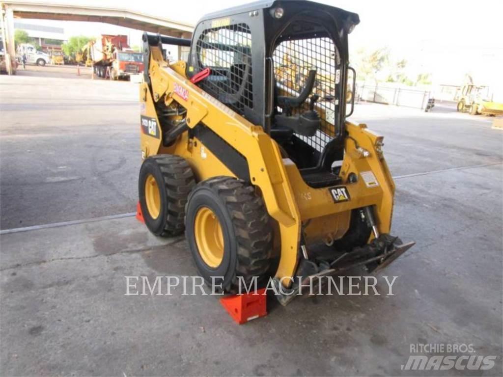 CAT 242D Chargeuse compacte