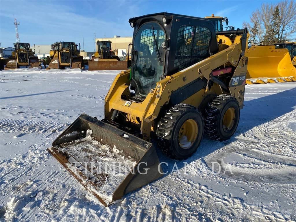 CAT 242D Chargeuse compacte