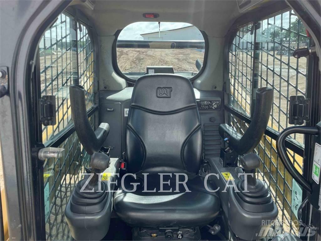 CAT 242D Chargeuse compacte