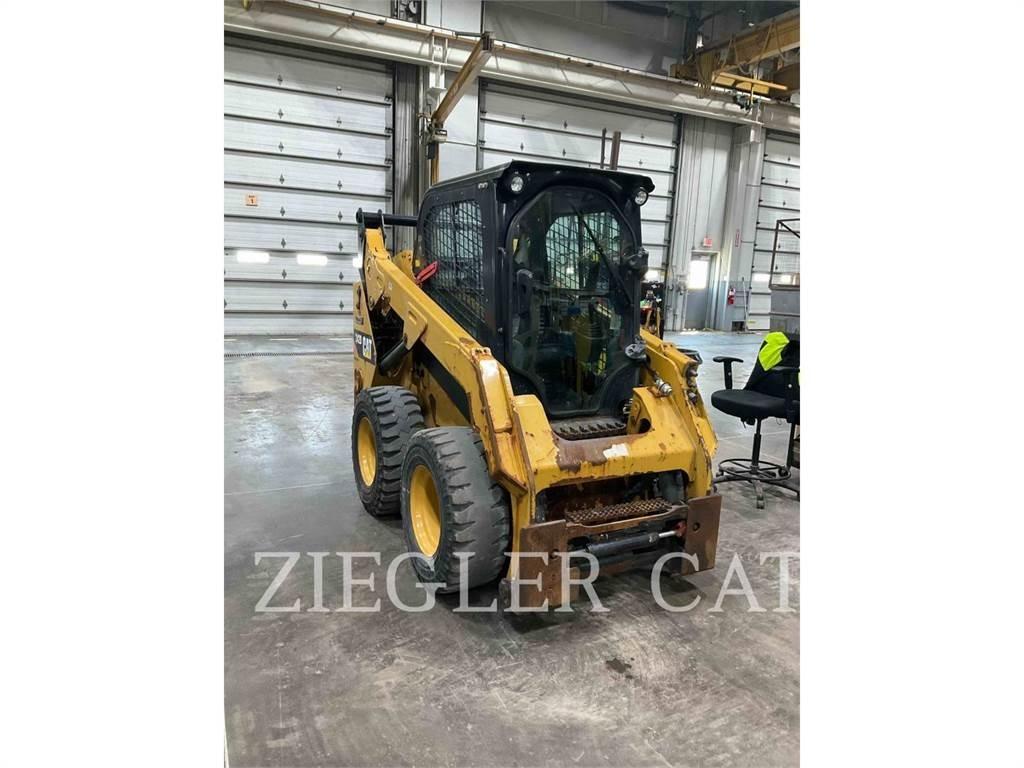 CAT 242D Chargeuse compacte