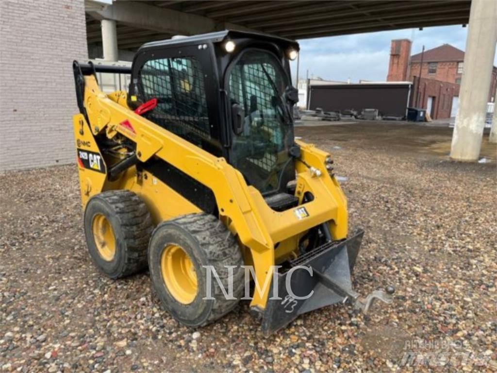 CAT 242D Chargeuse compacte