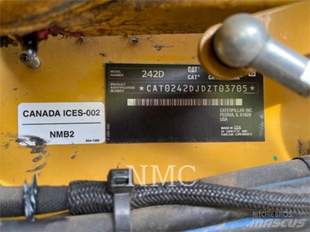 CAT 242D Chargeuse compacte