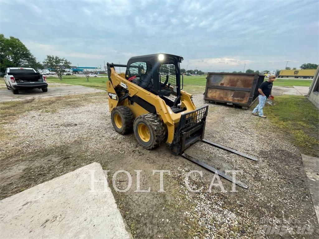 CAT 242D Chargeuse compacte