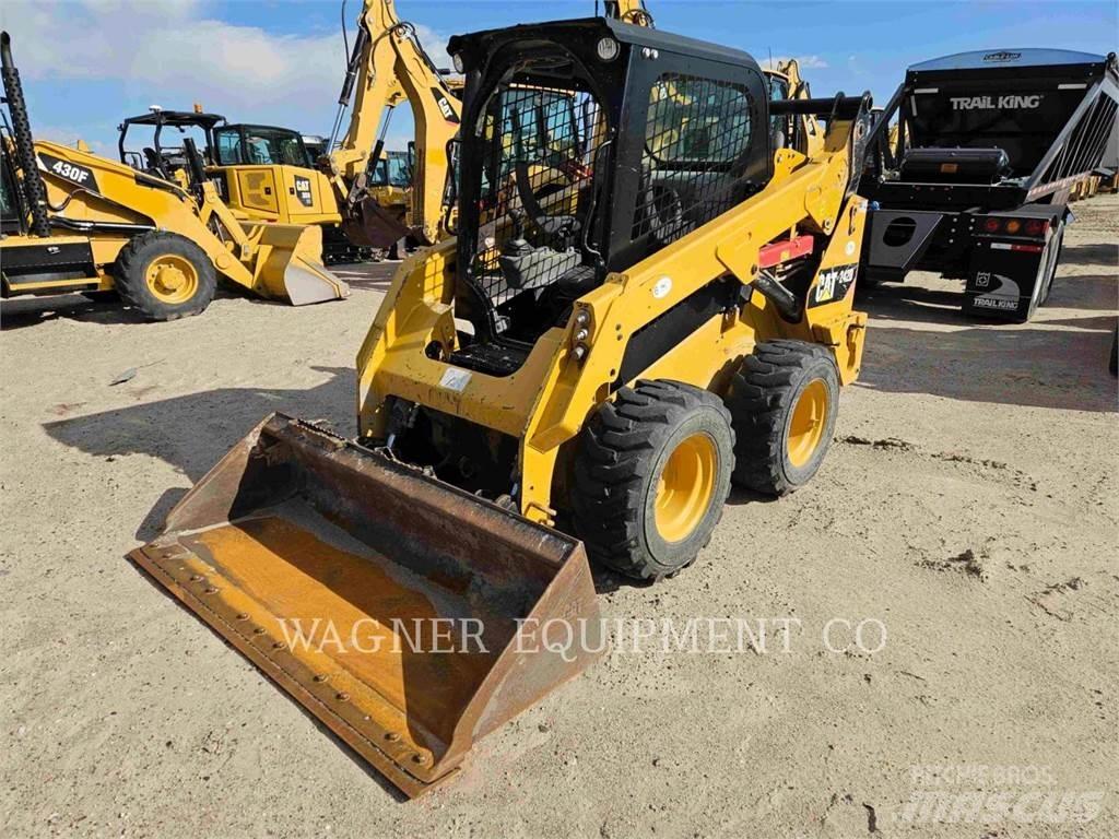 CAT 242D Chargeuse compacte
