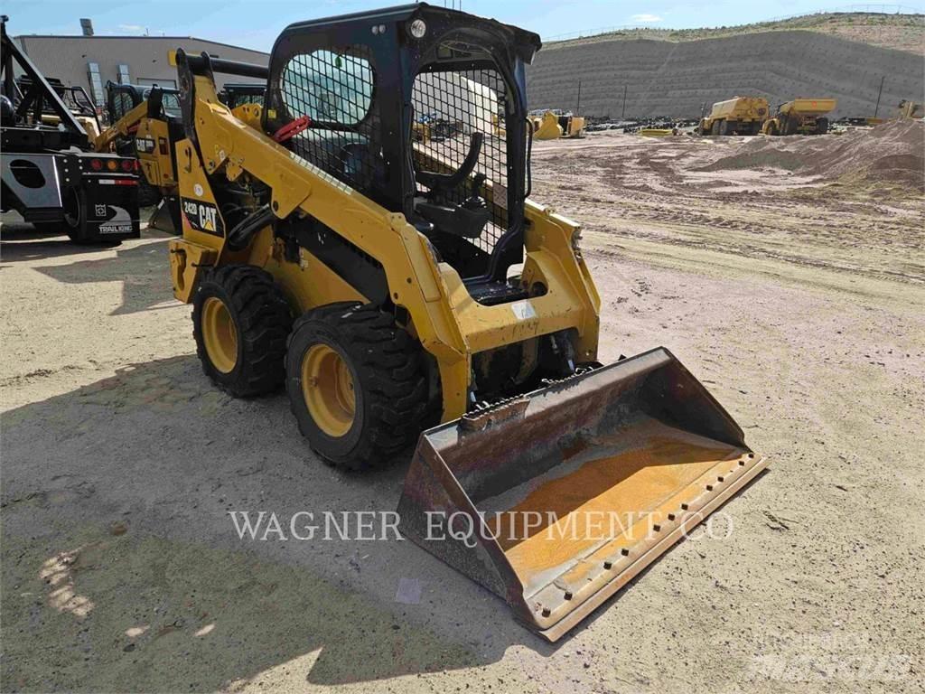 CAT 242D Chargeuse compacte