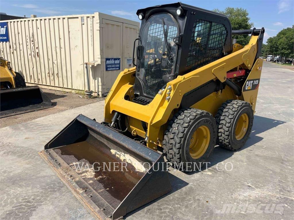 CAT 242D Chargeuse compacte