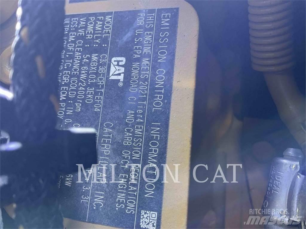 CAT 242D3 Chargeuse compacte