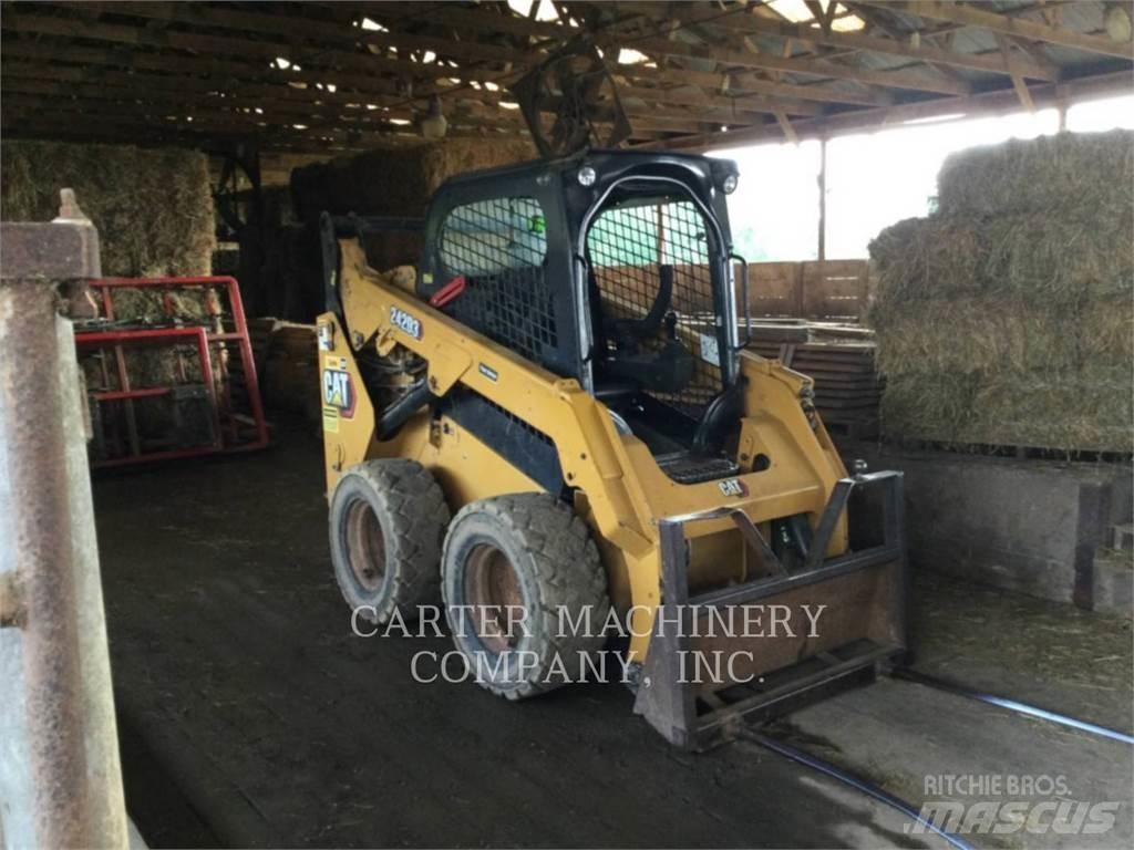CAT 242D3 Chargeuse compacte