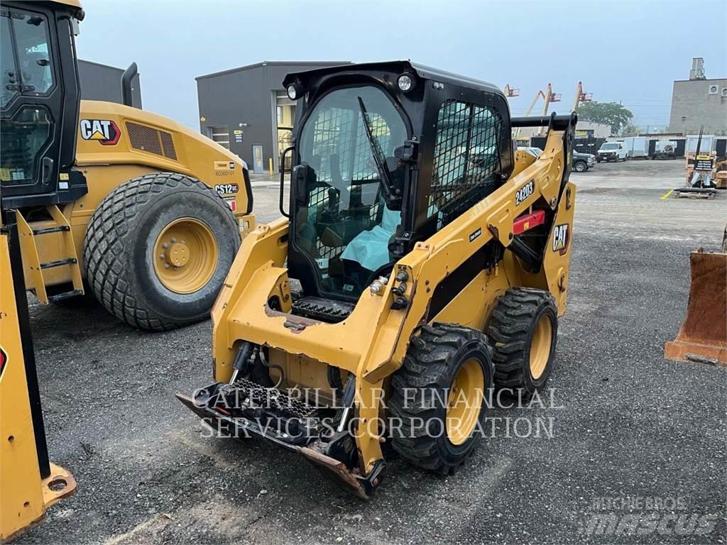 CAT 242D3 Chargeuse compacte
