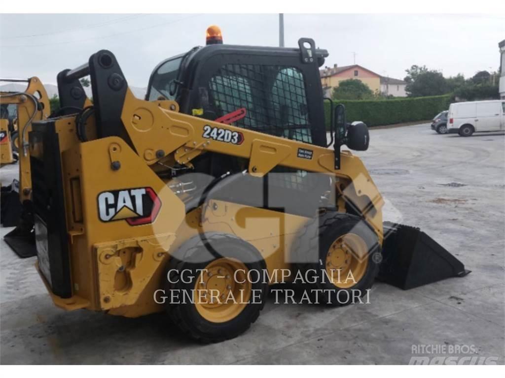 CAT 242D3 Chargeuse compacte