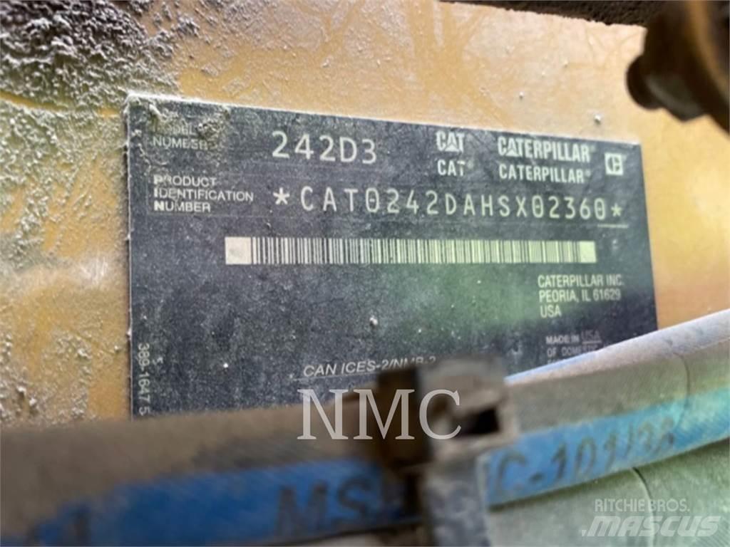 CAT 242D3 Chargeuse compacte