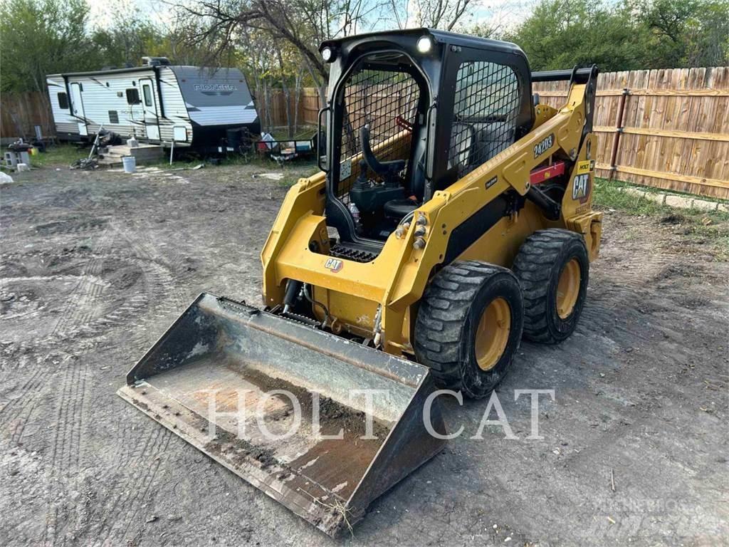CAT 242D3 Chargeuse compacte