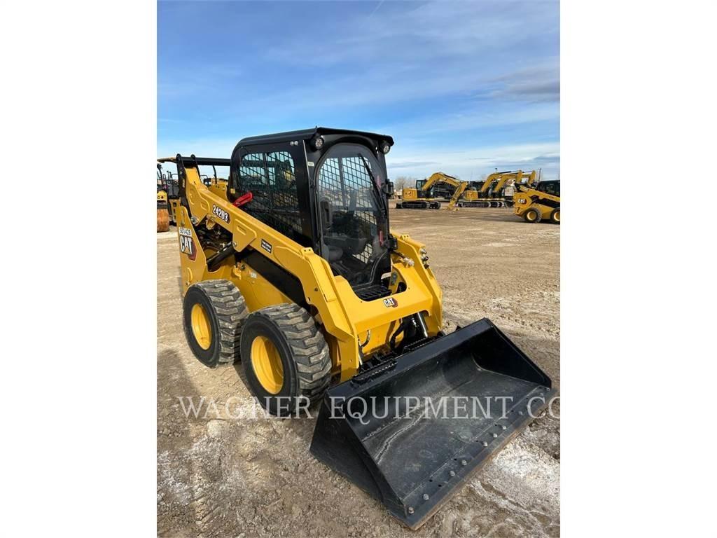 CAT 242D3 Chargeuse compacte