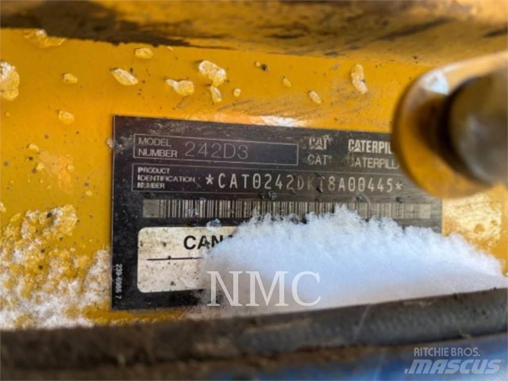 CAT 242D3 Chargeuse compacte