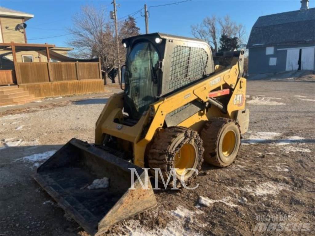 CAT 242D3 Chargeuse compacte