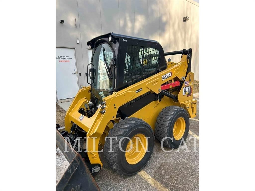 CAT 242D3 Chargeuse compacte