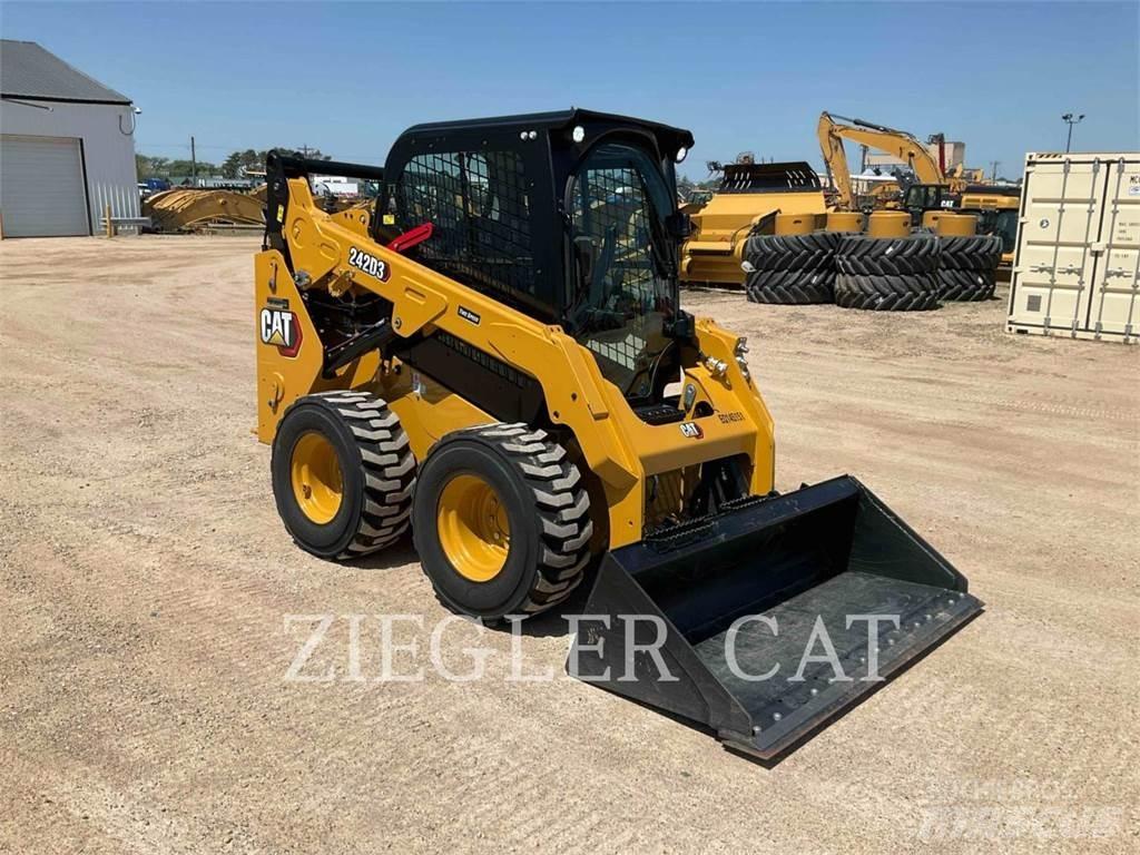CAT 242D3 Chargeuse compacte