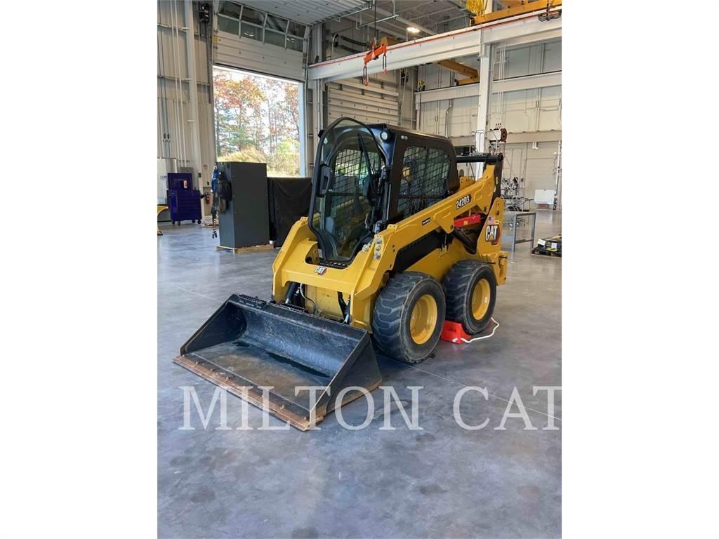 CAT 242D3 Chargeuse compacte