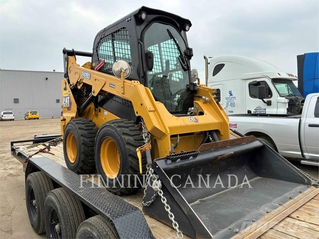 CAT 242D3 Chargeuse compacte