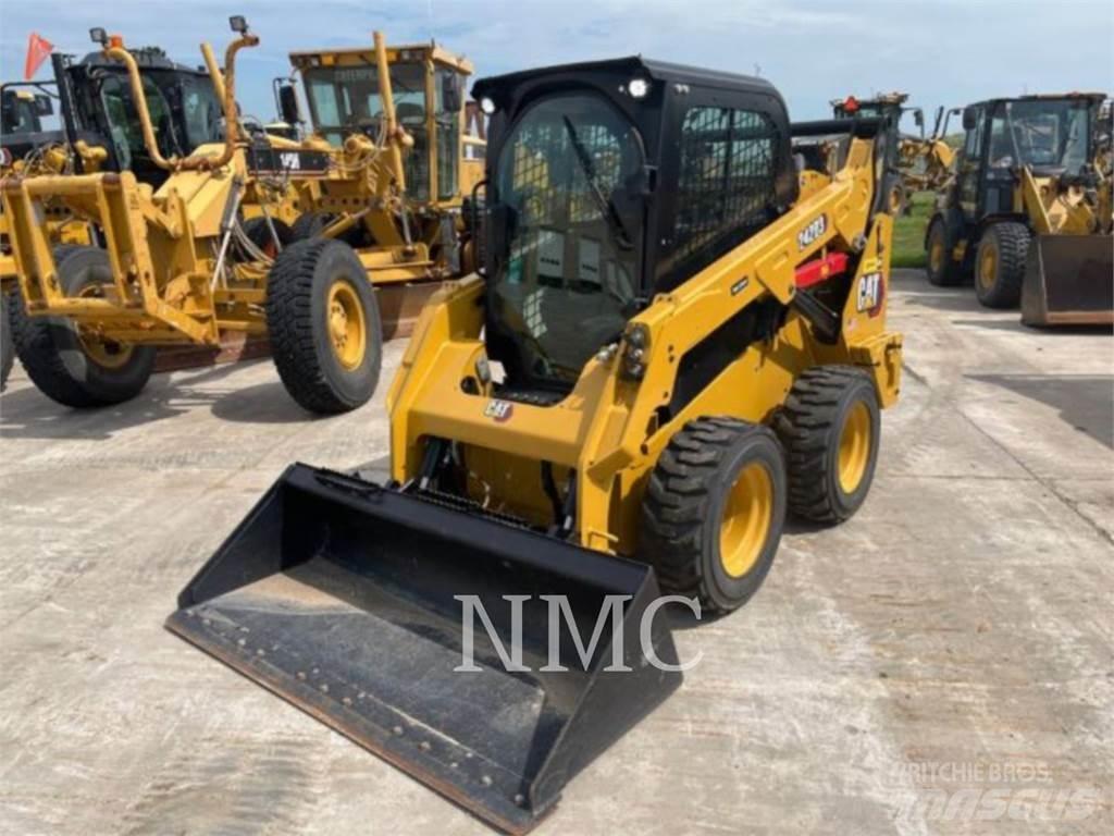 CAT 242D3 Chargeuse compacte