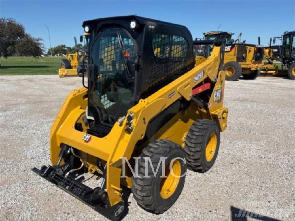CAT 242D3 Chargeuse compacte