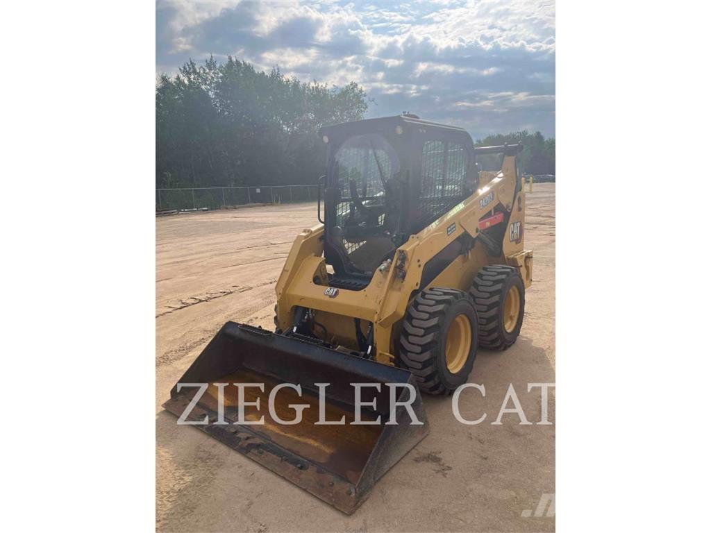 CAT 242D3 Chargeuse compacte