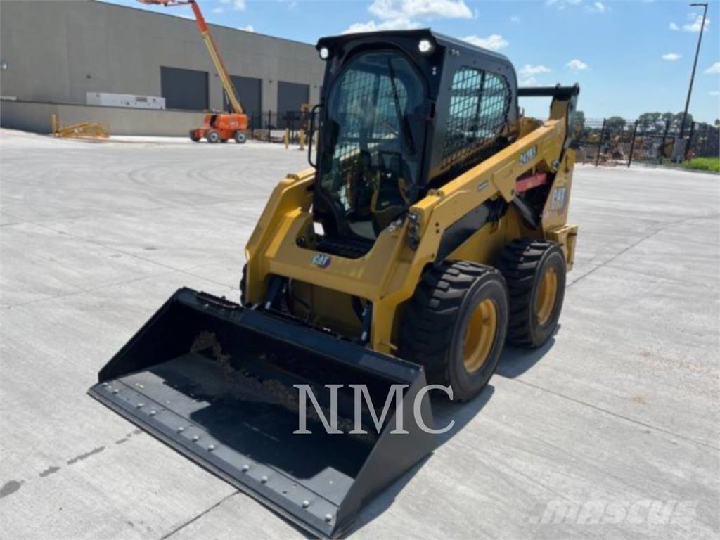 CAT 242D3 Chargeuse compacte