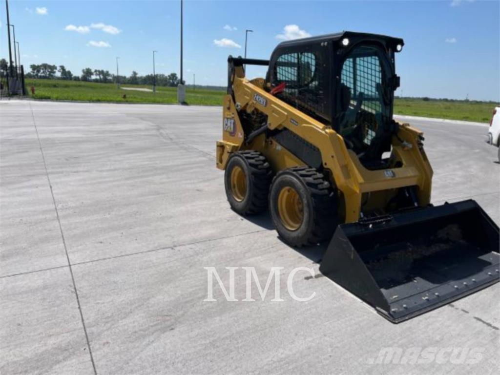 CAT 242D3 Chargeuse compacte