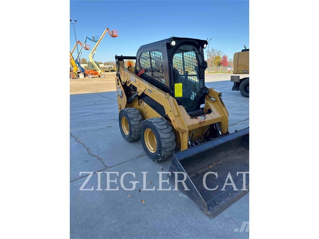 CAT 242D3 Chargeuse compacte