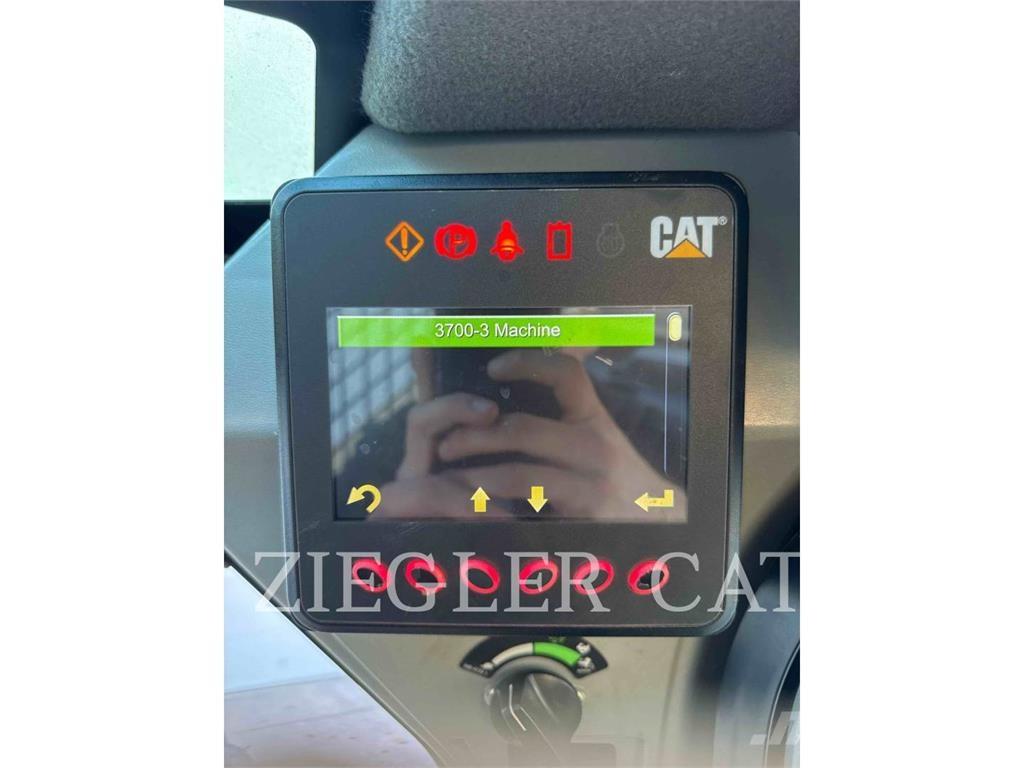 CAT 242D3 Chargeuse compacte