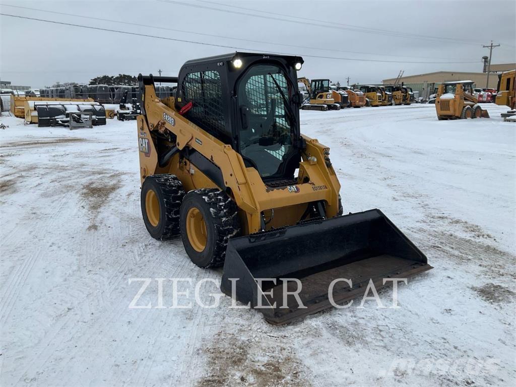 CAT 242D3 Chargeuse compacte