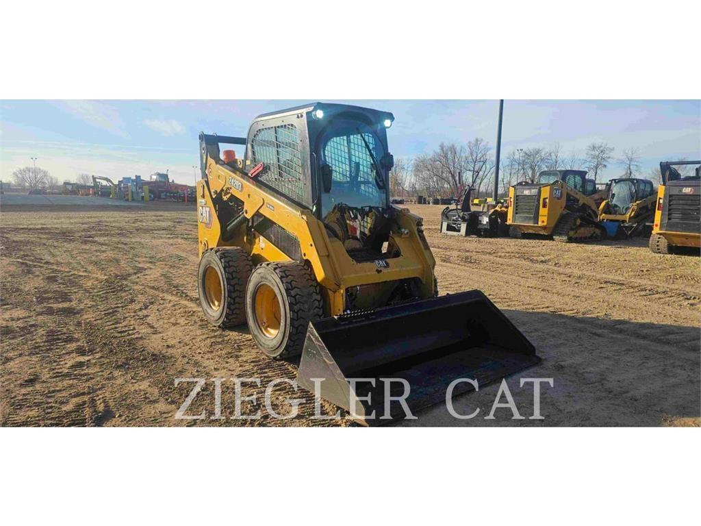 CAT 242D3 Chargeuse compacte