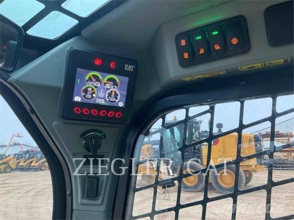 CAT 242D3 Chargeuse compacte