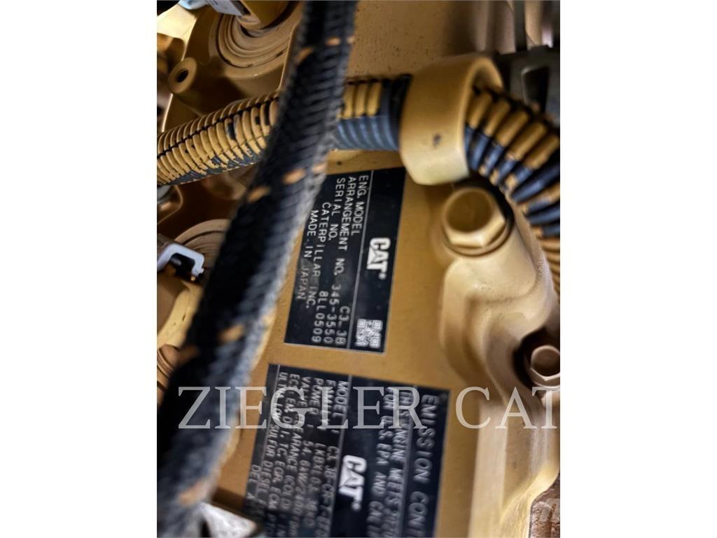 CAT 242D3 Chargeuse compacte