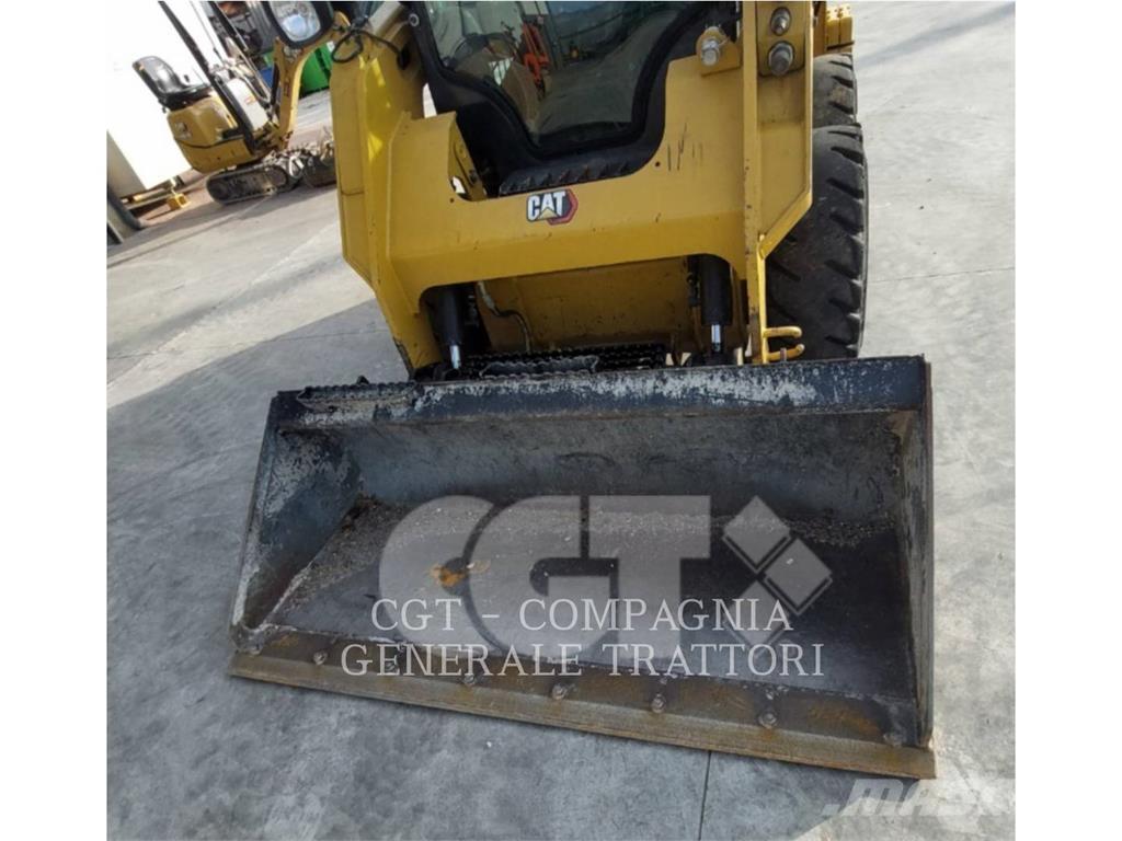 CAT 242D3 Chargeuse compacte